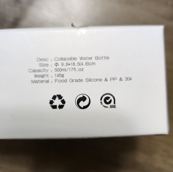 New in box Collapsible Water Bottle Cup Travel Mug Silicone - Picture 3 of 4